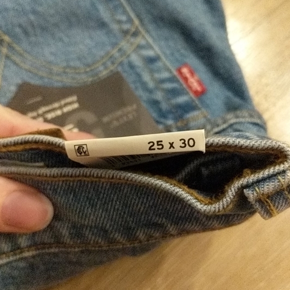 NWT Levi 501 High Rise Skinny Leg - Picture 3 of 3